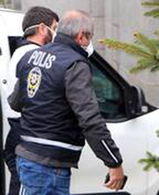 Bacanağı ve baldızını vuran eski uzman çavuş aldığı cezayı duyunca 'Vatan sağ olsun' diye bağırdı