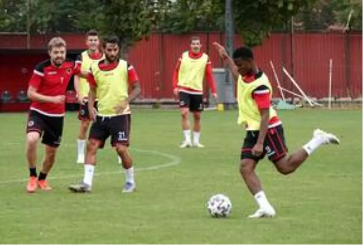 Beşiktaş maçı öncesinde Gençlerbirliği'nde 2'si futbolcu 4 kişi koronavirüse yakalandı