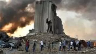 191 kişinin hayatını kaybettiği Beyrut patlamasının baş şüphelileri hakkında yakalama kararı 191 kişinin hayatını kaybettiği Beyrut patlamasının baş şüphelileri hakkında yakalama kararı