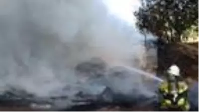 Son dakika haber... Bursa'da lastik deposunda çıkan yangın, söndürüldü Son dakika haber... Bursa'da lastik deposunda çıkan yangın, söndürüldü