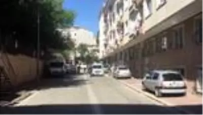 Esenyurt'ta 8 aracın lastiği bıçakla patlatıldı Esenyurt'ta 8 aracın lastiği bıçakla patlatıldı