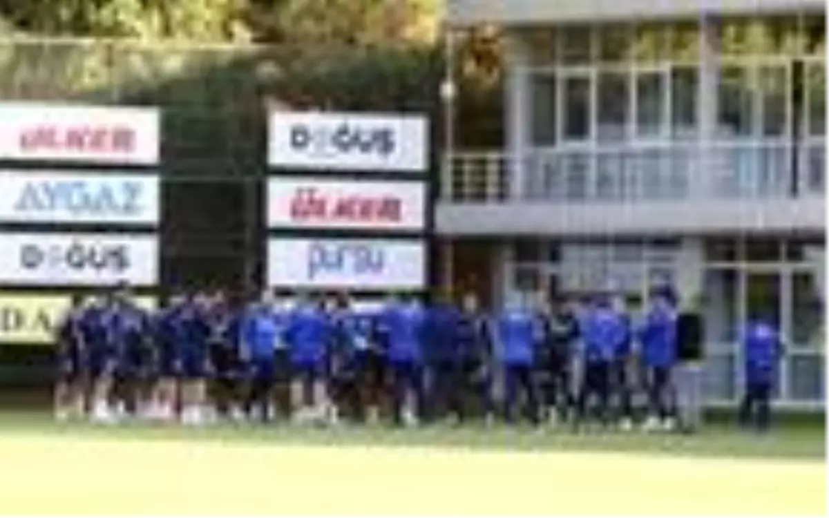 Fenerbahçe'de yeni transfer Cisse takımla birlikte çalıştı