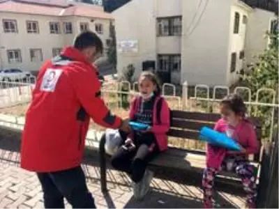 Son dakika haberi | Genç Kızılay'dan 1 Ekim Dünya Çocuklar Günü ve Yaşlılar Günü etkinliği Son dakika haberi | Genç Kızılay'dan 1 Ekim Dünya Çocuklar Günü ve Yaşlılar Günü etkinliği