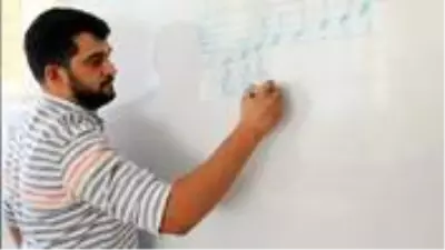 Genç öğretmen düğününde takılan altınları satıp öğrencisine televizyon aldı Genç öğretmen düğününde takılan altınları satıp öğrencisine televizyon aldı