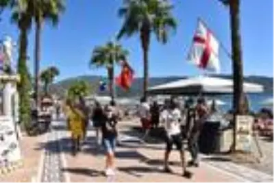 Marmaris'te İngiliz turistler ülkelerine dönmek istemiyor Marmaris'te İngiliz turistler ülkelerine dönmek istemiyor