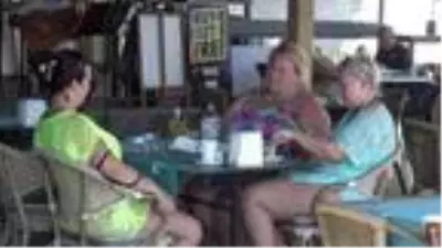 Marmaris'te İngiliz turistler ülkelerine dönmek istemiyor Marmaris'te İngiliz turistler ülkelerine dönmek istemiyor