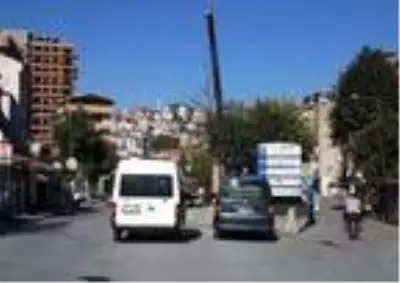Şişli'deki metro şantiyesinde iş makinesinin altında kalan işçi öldü