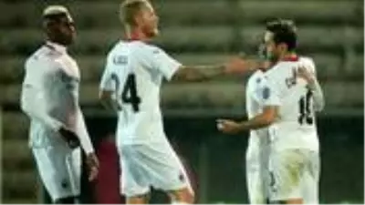 Milan, Rio Ave'yi penaltılarla geçerek gruplara kaldı Milan, Rio Ave'yi penaltılarla geçerek gruplara kaldı