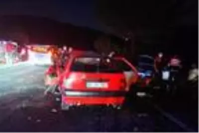 Muğla'da iki otomobil çarpıştı 1 ölü, 1 yaralı Muğla'da iki otomobil çarpıştı 1 ölü, 1 yaralı