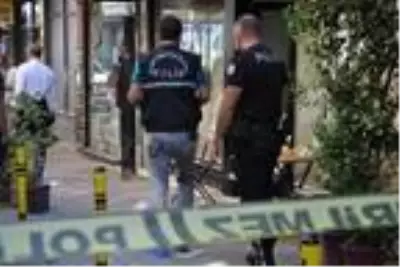 Ayrı yaşadığı eşi için uzaklaştırma kararı aldıran kadın sığındığı kuaförde öldürüldü