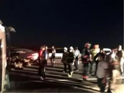 Son dakika 3. sayfa: Kontrolden çıkan tomruk yüklü tır devrildi: 1 ölü Son dakika 3. sayfa: Kontrolden çıkan tomruk yüklü tır devrildi: 1 ölü