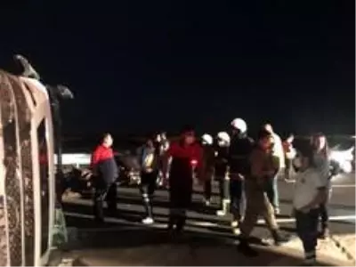 Son dakika 3. sayfa: Kontrolden çıkan tomruk yüklü tır devrildi: 1 ölü Son dakika 3. sayfa: Kontrolden çıkan tomruk yüklü tır devrildi: 1 ölü