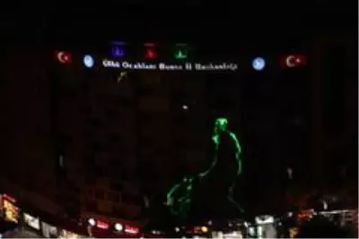 Ülkü Ocakları'ndan Azerbaycan'a lazer ışıklı gösteriyle destek Ülkü Ocakları'ndan Azerbaycan'a lazer ışıklı gösteriyle destek