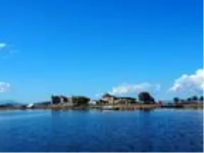 Adı Hülya Avşar ile anılan adada, 17 yıldır 'Robinson' hayatı yaşıyorlar Adı Hülya Avşar ile anılan adada, 17 yıldır 'Robinson' hayatı yaşıyorlar