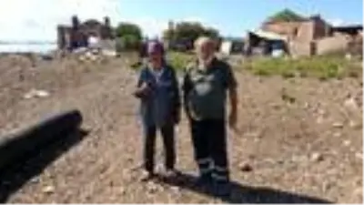 Adı Hülya Avşar ile anılan adada, 17 yıldır 'Robinson' hayatı yaşıyorlar Adı Hülya Avşar ile anılan adada, 17 yıldır 'Robinson' hayatı yaşıyorlar