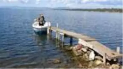 Adı Hülya Avşar ile anılan adada, 17 yıldır 'Robinson' hayatı yaşıyorlar Adı Hülya Avşar ile anılan adada, 17 yıldır 'Robinson' hayatı yaşıyorlar