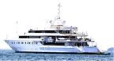 Bodrum'a yanaşan lüks yat, 580 bin liralık yakıt aldı Bodrum'a yanaşan lüks yat, 580 bin liralık yakıt aldı