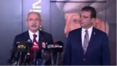 CHP Genel Başkanı Kılıçdaroğlu, Fatih'in portresinin ön gösterimine katıldı CHP Genel Başkanı Kılıçdaroğlu, Fatih'in portresinin ön gösterimine katıldı