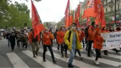 - Paris'te kürk karşıtları ve hayvan hakları savunucularından eylem - Paris'te kürk karşıtları ve hayvan hakları savunucularından eylem