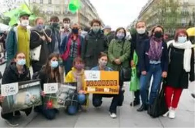 - Paris'te kürk karşıtları ve hayvan hakları savunucularından eylem - Paris'te kürk karşıtları ve hayvan hakları savunucularından eylem