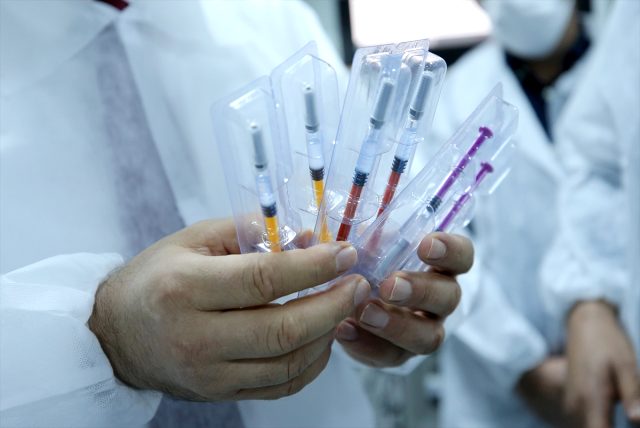 Sağlık Bakanı Koca, müjdesini verdiği yerli aşıyla ilgili detayları paylaştı