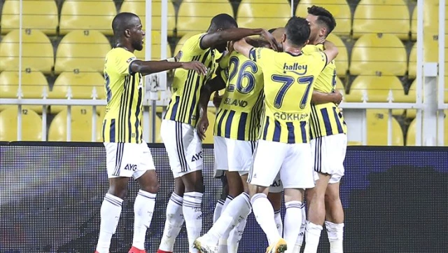 Son Dakika: Fenerbahçe, sahasında Fatih Karagümrük'ü 2-1 yendi