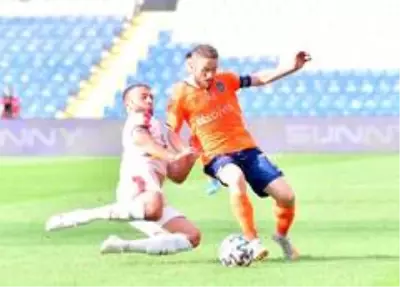 Süper Lig: Medipol Başakşehir: 0 Göztepe: 0 (İlk yarı) Süper Lig: Medipol Başakşehir: 0 Göztepe: 0 (İlk yarı)