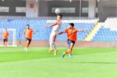 Süper Lig: Medipol Başakşehir: 0 Göztepe: 0 (İlk yarı) Süper Lig: Medipol Başakşehir: 0 Göztepe: 0 (İlk yarı)