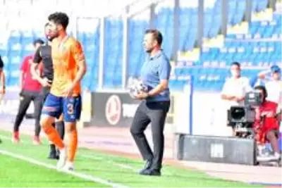 Süper Lig: Medipol Başakşehir: 0 Göztepe: 0 (İlk yarı) Süper Lig: Medipol Başakşehir: 0 Göztepe: 0 (İlk yarı)