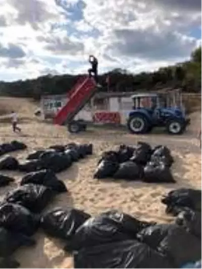 Tatil beldesinde 30 ton çöp toplayan personelden tepki: Atma beya Tatil beldesinde 30 ton çöp toplayan personelden tepki: Atma beya