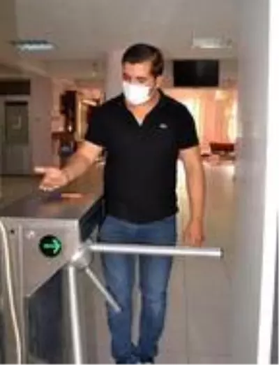 Manisalı öğretmenlerden ısıya duyarlı pandemi tüneli Manisalı öğretmenlerden ısıya duyarlı pandemi tüneli