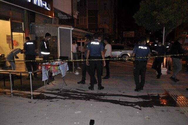 Tıraş olmaya giden bir kişi sırada beklerken vuruldu