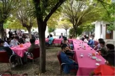 Son dakika haberleri! Vali Şentürk çocuklara dondurma ikram etti