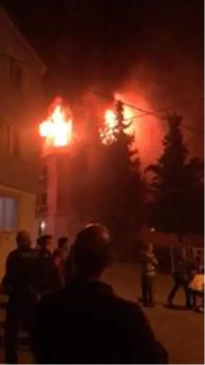 Evde çıkan yangında küçük Yakup Sabri yaşamını yitirdi Evde çıkan yangında küçük Yakup Sabri yaşamını yitirdi