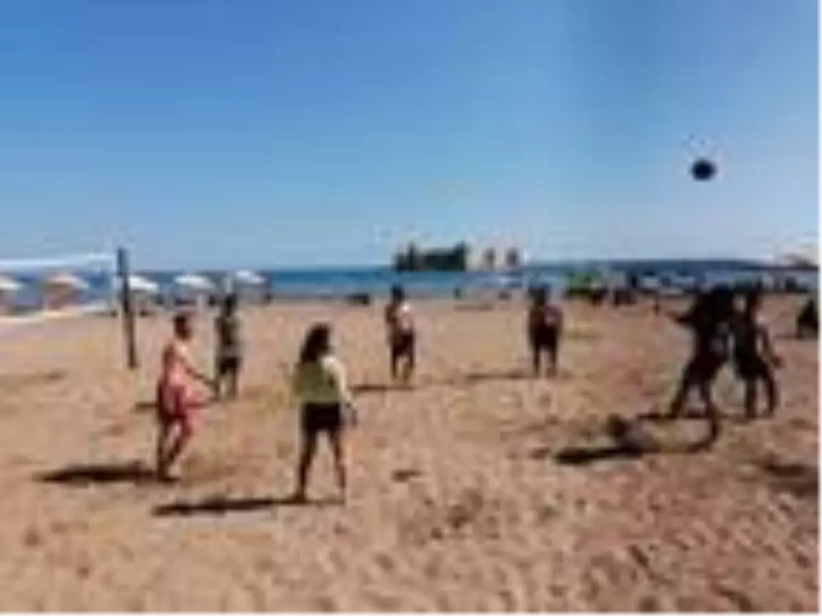 Kızkalesi sahili ekimde dolu