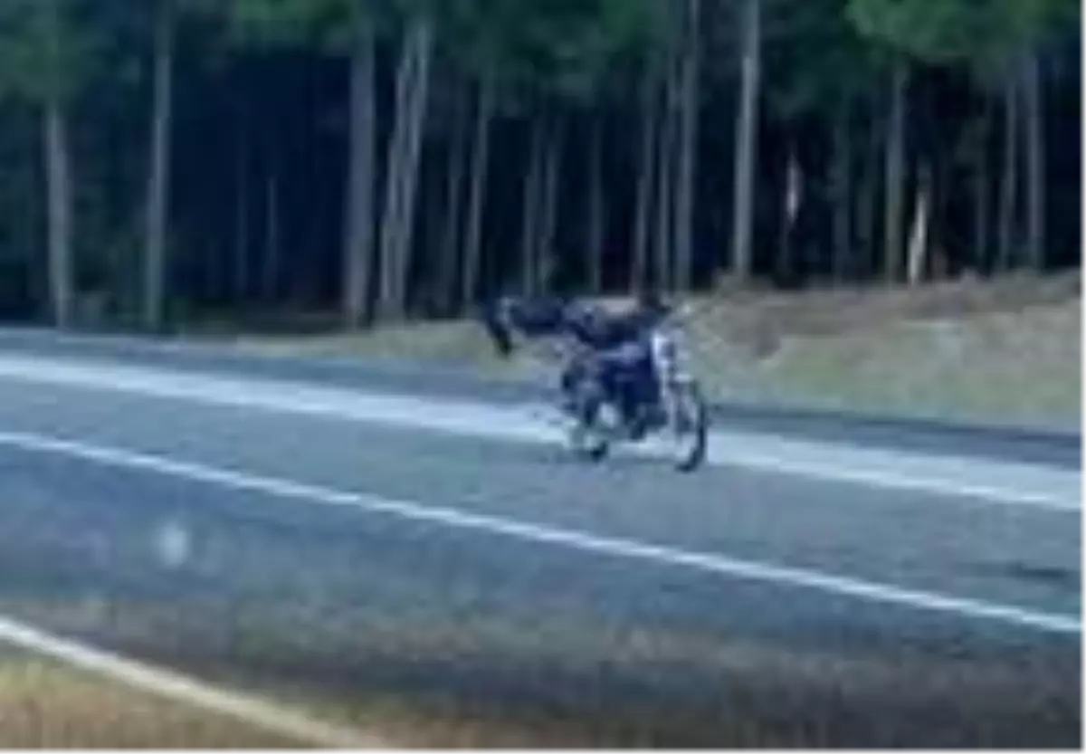 Motosikletle tehlikeli hareketler yapan sürücüye 7 bin 200 lira ceza