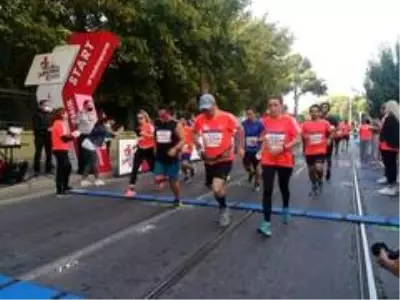 Uluslararası İzmir Maratonu başladı Uluslararası İzmir Maratonu başladı