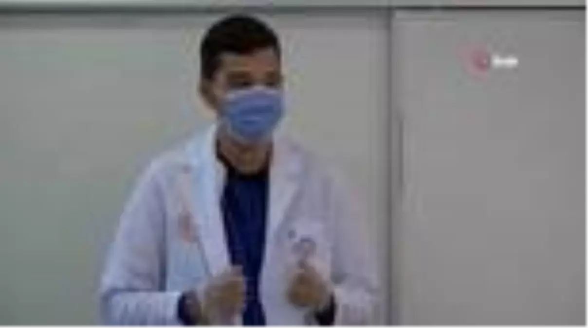 Üniversite öğrencileri köyleri gezerek çocuklarla deney yapıyor