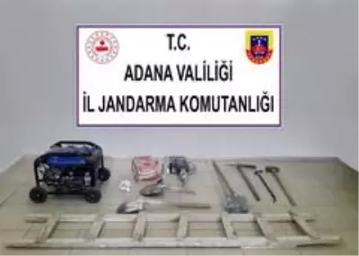 Adana'da kaçak kazı yapan 7 kişi yakalandı Adana'da kaçak kazı yapan 7 kişi yakalandı
