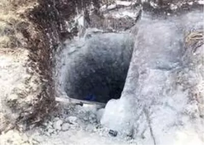 Adana'da kaçak kazı yapan 7 kişi yakalandı Adana'da kaçak kazı yapan 7 kişi yakalandı