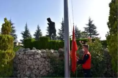 Afyonkarahisar'da tedbirli 'Amatör Spor Haftası' töreni Afyonkarahisar'da tedbirli 'Amatör Spor Haftası' töreni