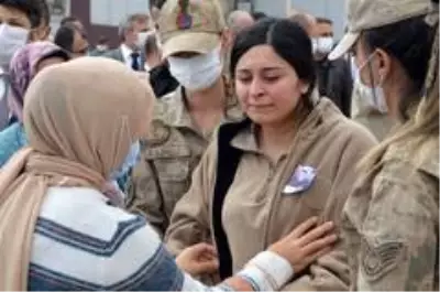 Ağrı'da şehit olan Uzman Çavuş Hüseyin Yırtıcı'nın naaşı Hatay'a uğurlandı Ağrı'da şehit olan Uzman Çavuş Hüseyin Yırtıcı'nın naaşı Hatay'a uğurlandı
