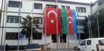 Münür Şahin: Belediye binasına dev Türk bayrağının yanına dev Azerbaycan bayrağı da asıldı Münür Şahin: Belediye binasına dev Türk bayrağının yanına dev Azerbaycan bayrağı da asıldı