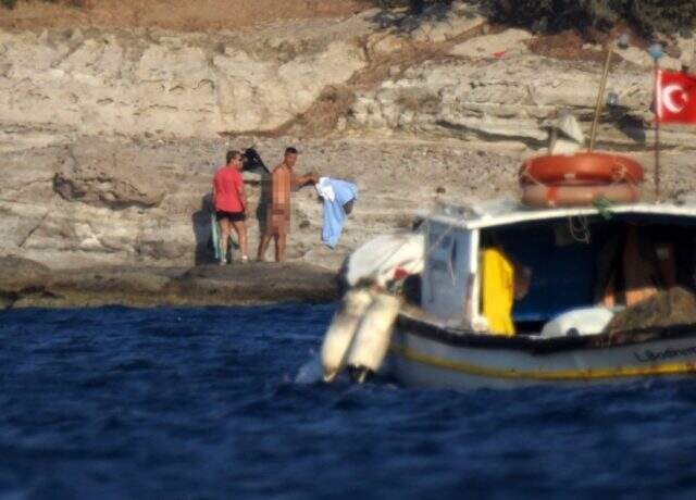 Bodrum'da bir grup erkeğin ilişkiye girdiği koyda ekipler kuş uçurtmuyor