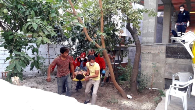 Burhaniye'de inşaattan düşen işçi yaralandı