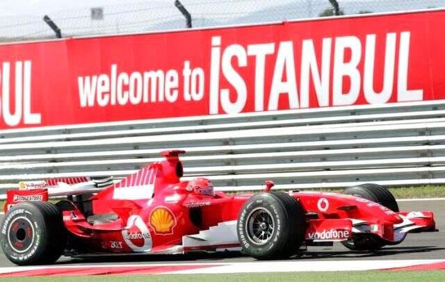 Formula 1 seyircisiz mi, seyircili mi olacak? Formula1 ne zaman, saat kaçta? F1 için sayılı günler!