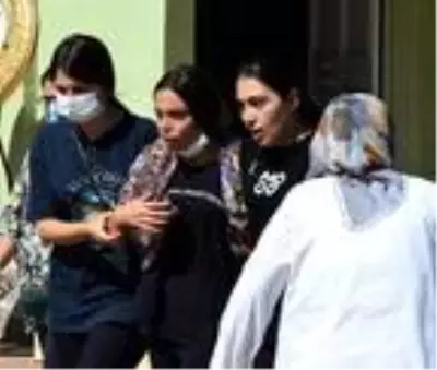 Günaydın aşkım mesajı sonrası öldürülen Hülya Güllüce'nin cenazesini kadınlar omuzladı