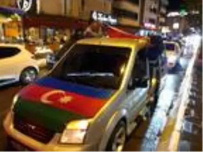 Azerbaycan'ın Cebrail şehrini kurtarmasını Iğdır'da konvoyla kutladılar Azerbaycan'ın Cebrail şehrini kurtarmasını Iğdır'da konvoyla kutladılar