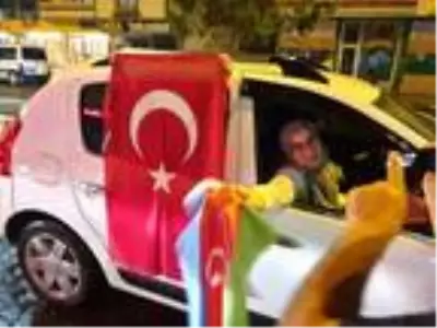 Azerbaycan'ın Cebrail şehrini kurtarmasını Iğdır'da konvoyla kutladılar Azerbaycan'ın Cebrail şehrini kurtarmasını Iğdır'da konvoyla kutladılar