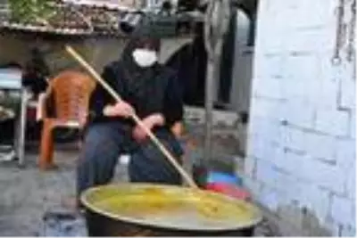Kırkağaç kavunundan pekmez yaptılar, siparişlere yetişemiyorlar